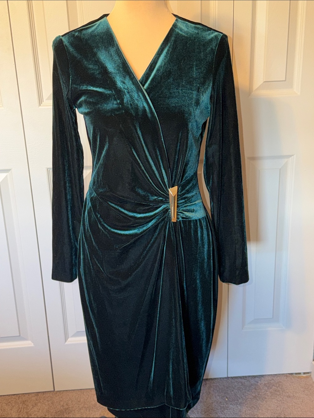 Calvin Klein Women's Long Sleeve Emerald Green Velvet V-Neck Wrap Dress Size 10